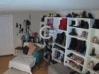 Miss Olivia Black Dressing Room